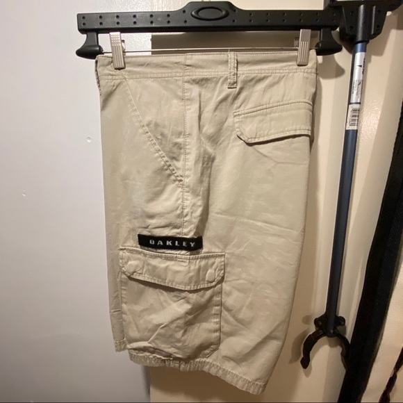 Oakley Military Cargo Short - Picture 2 of 5